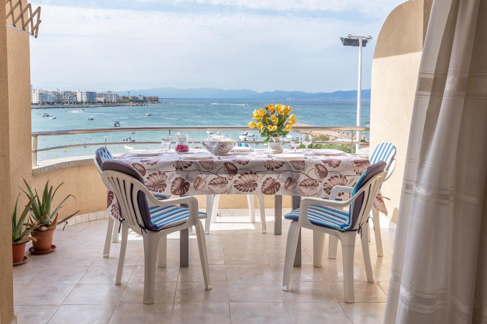 Passeig Del Mar Apartman L' Escala Kültér fotó